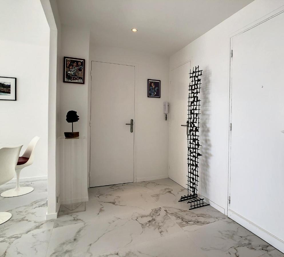 Ref 1769 - - Sea View Penthouse For Rent Cannes